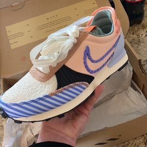 Nike Daybreak type crimson tint sapphire